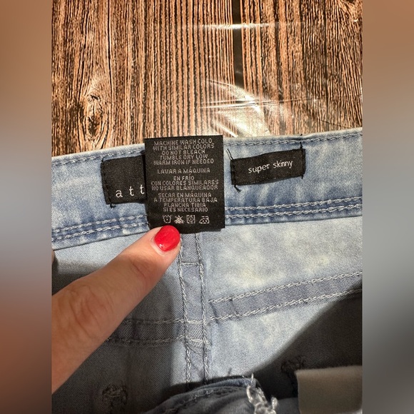 Attention Super Skinny Light Wash Blue Jeans Acid Wash Look Women's Size 4 - Picture 6 of 6